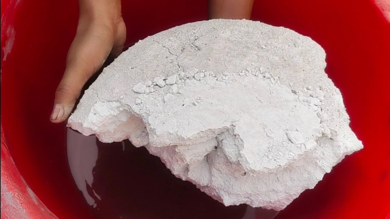 Asmr | White cement chunks crumbling in lots of water 💦 yummy paste play | ASASMR |