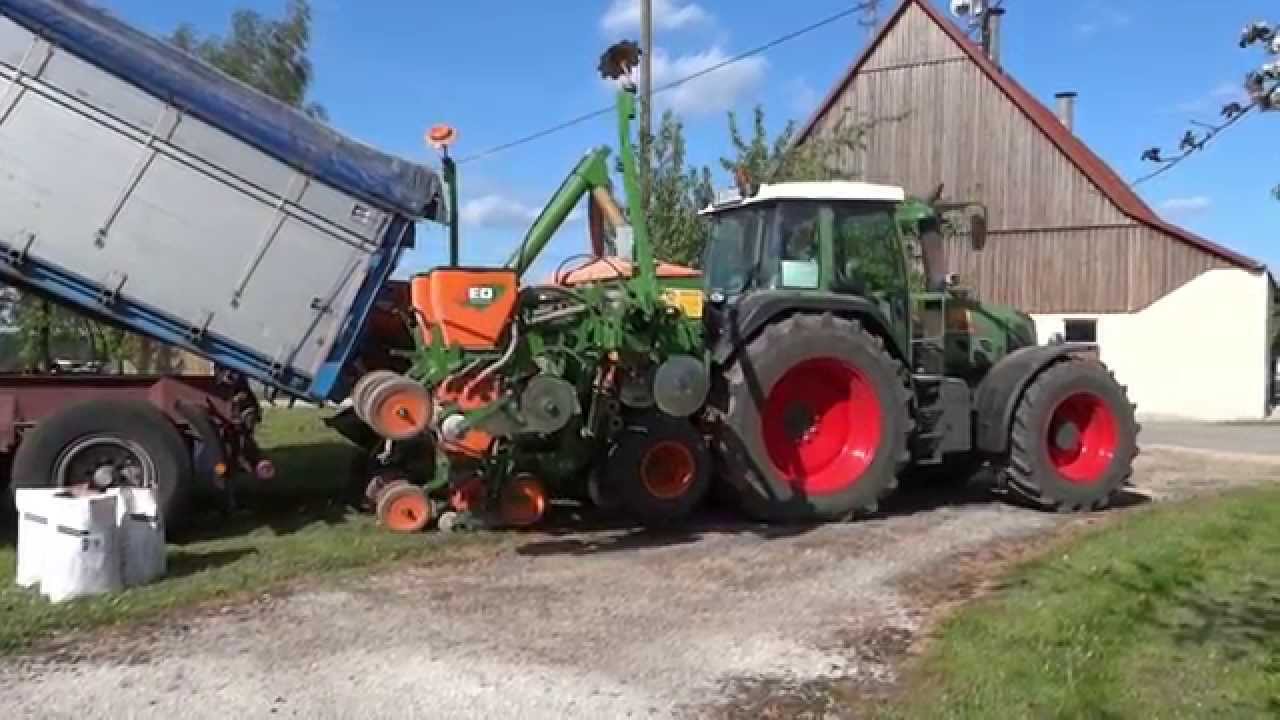Maissaat mit Fendt 820 und Amazone ED 602 K