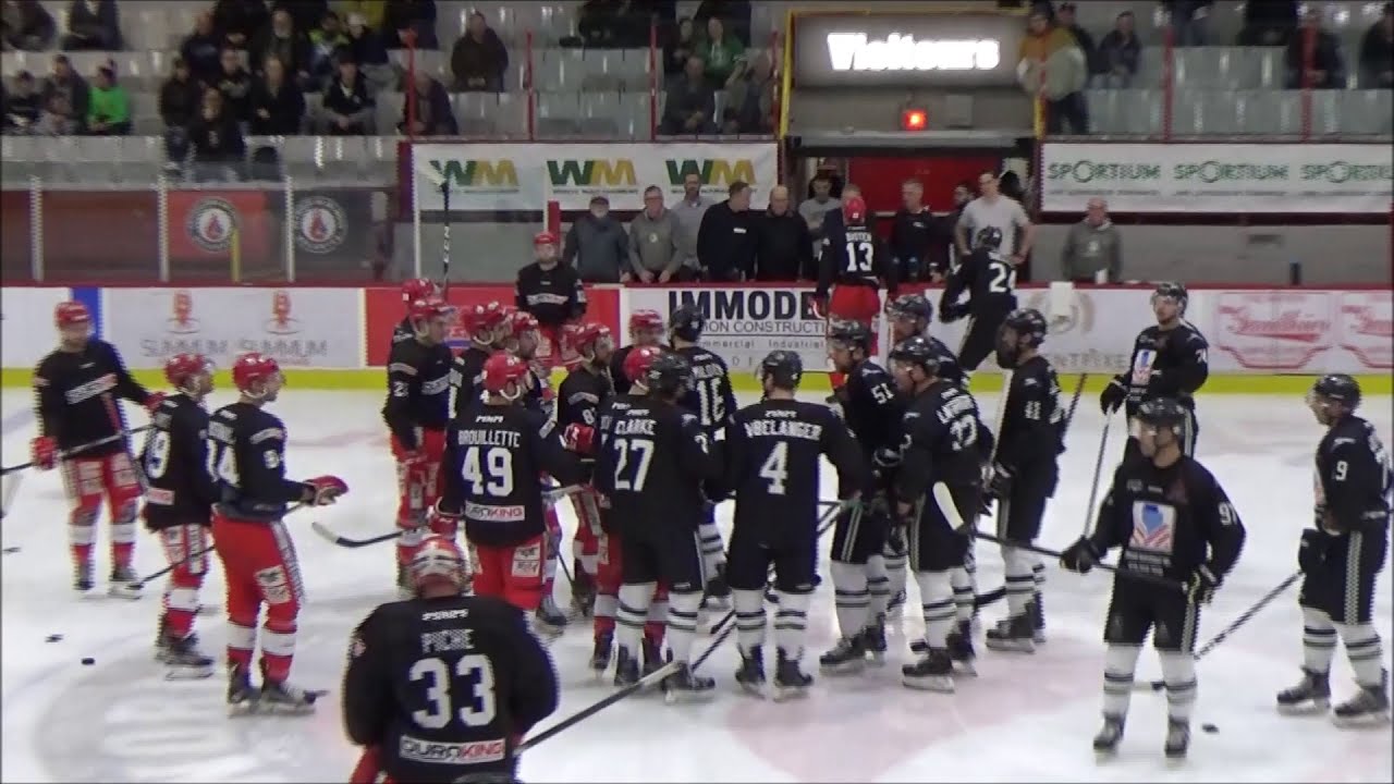 Dans warm up une m&ecirc;l&eacute;e avec l'action  Jonqui&egrave;re vs Laval