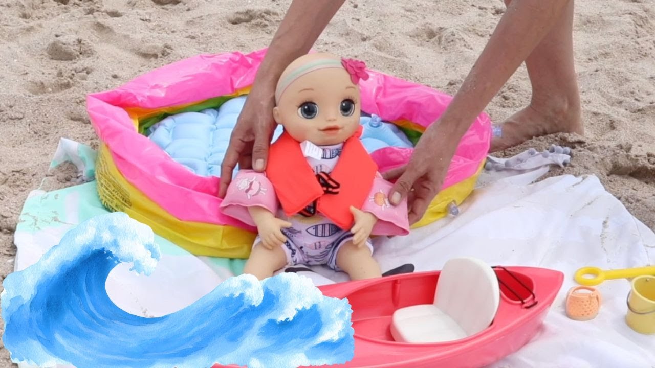 LAURINHA EM UM DIA DIVERTIDO DE VERÃO BRINCANDO NA PRAIA- Melhores vídeos/Especial Férias