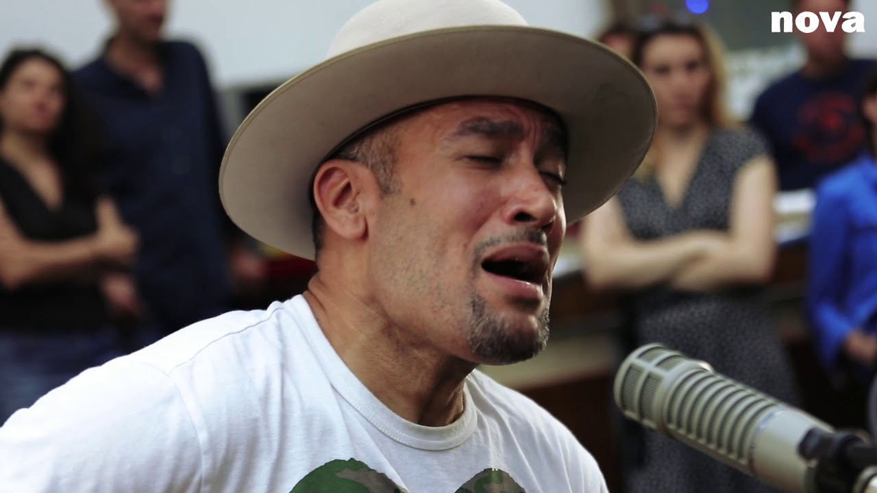 Ben Harper - With my Own Two Hands | Live Plus Pr&egrave;s De Toi