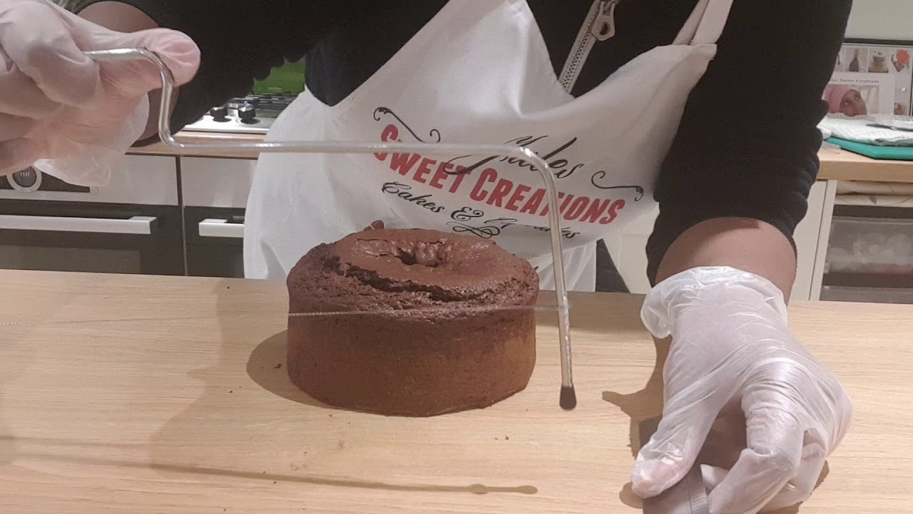 How to use the Lakeland Cake Leveller