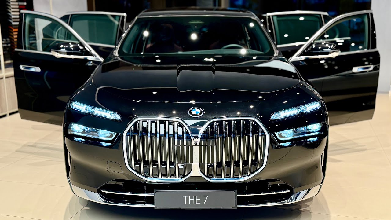 New BMW 750e PHEV (2025) - Ultra Luxury Plug In Hybrid Sedan | Black COLOR Exterior and Interior 