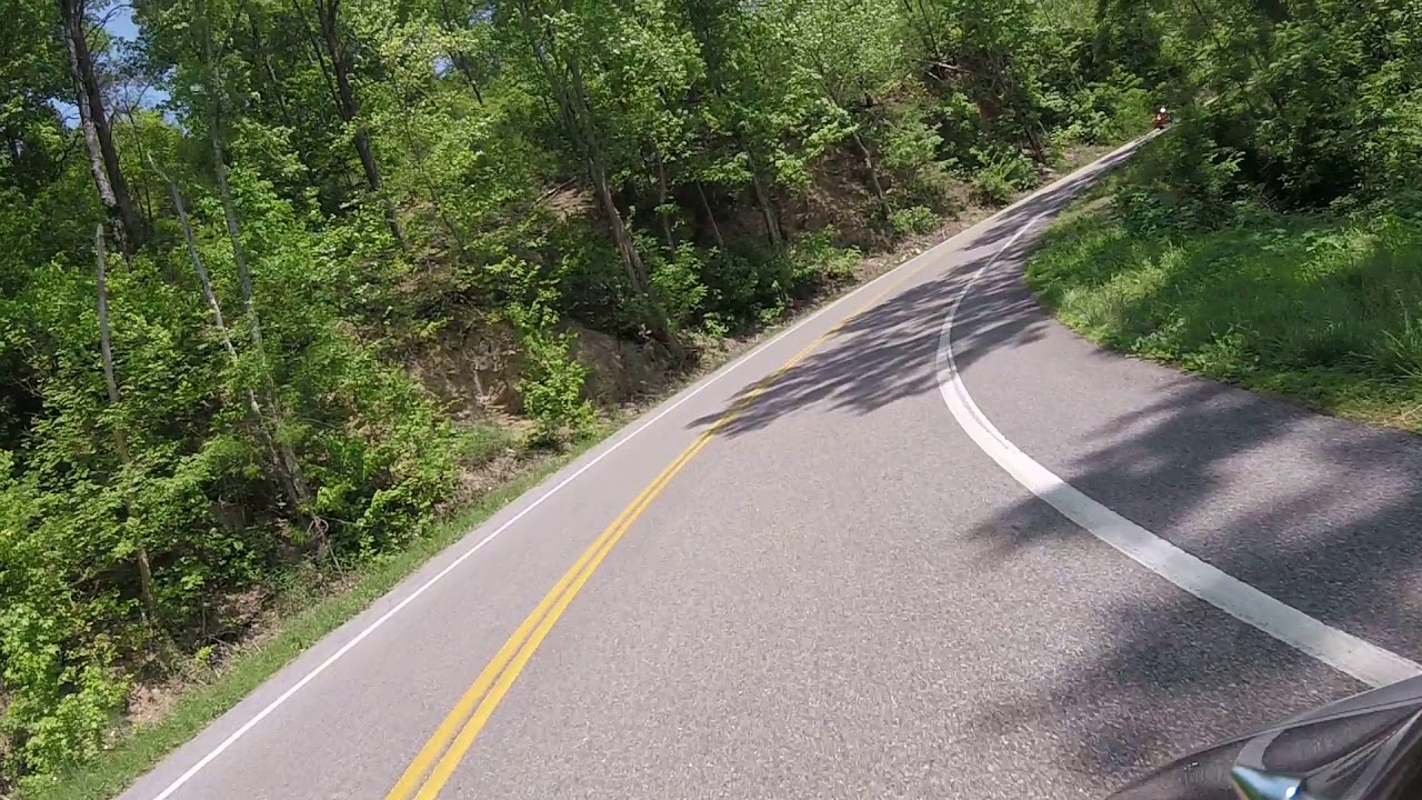 US 129 Harley Davidson Tail of the Dragon to Deals Gap part1