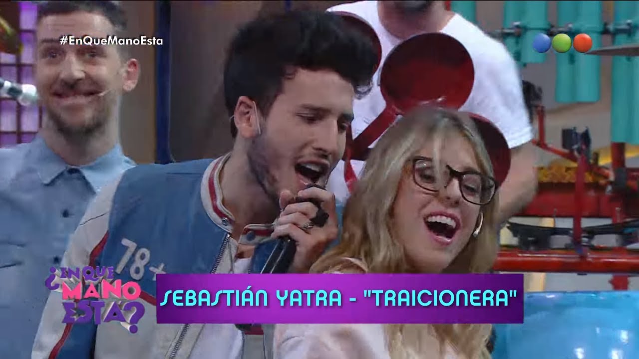 Sebastián Yatra canta 