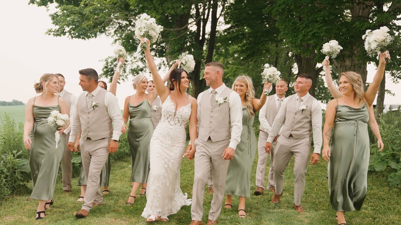 BeaverTails & Bouncy Castles | Gorgeous Estate Wedding