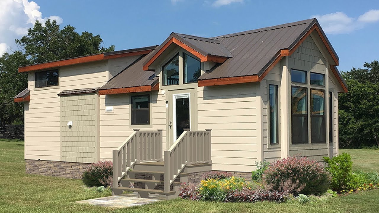 The Nicest Lakeview Tiny Home from Pratt Homes