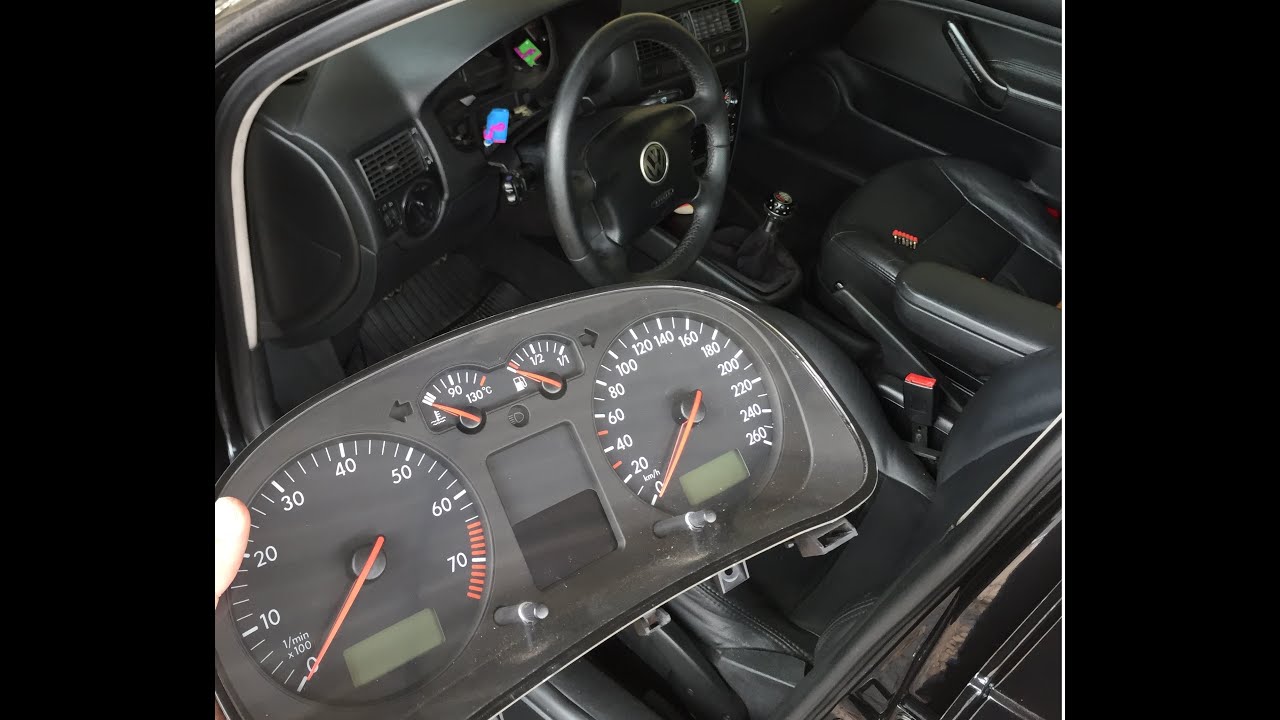 Polimento e limpeza Painel de instrumentos Velocímetro VW Golf MK4