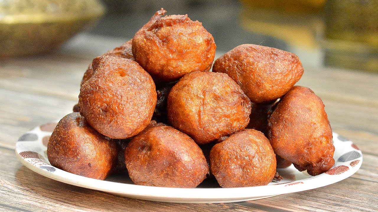 १ कप गुळ १ कप गव्हाच्या पिठापासुन बनवा टम्म फुगलेले जाळीदार गुलगुले | Gulgule Recipe