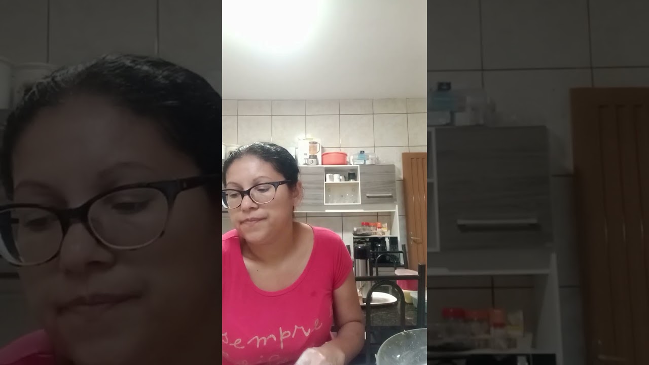 Limpando o armário da cozinha 