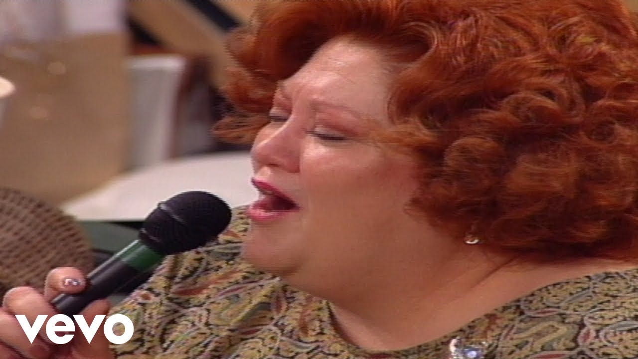Bill & Gloria Gaither - Failure Isn't Final [Live] ft. LuLu Roman
