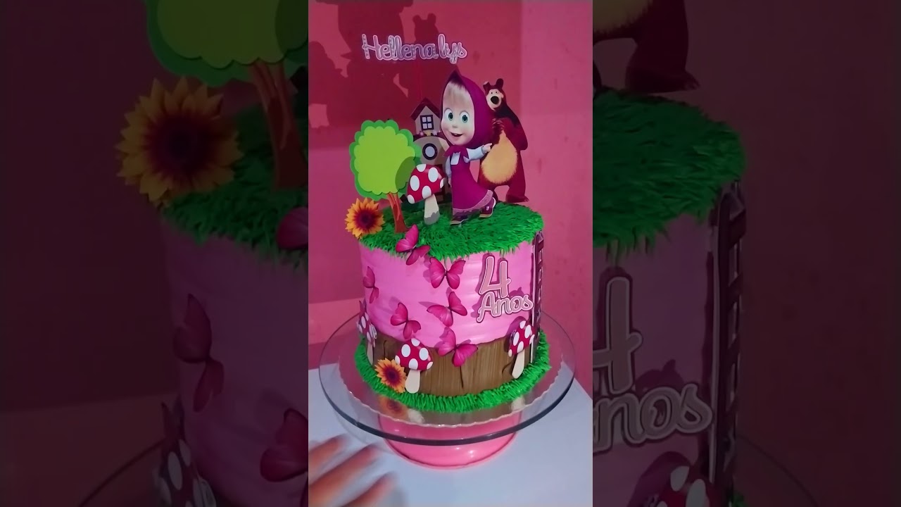 Lindo bolo tema marcha eo urso em chantilly