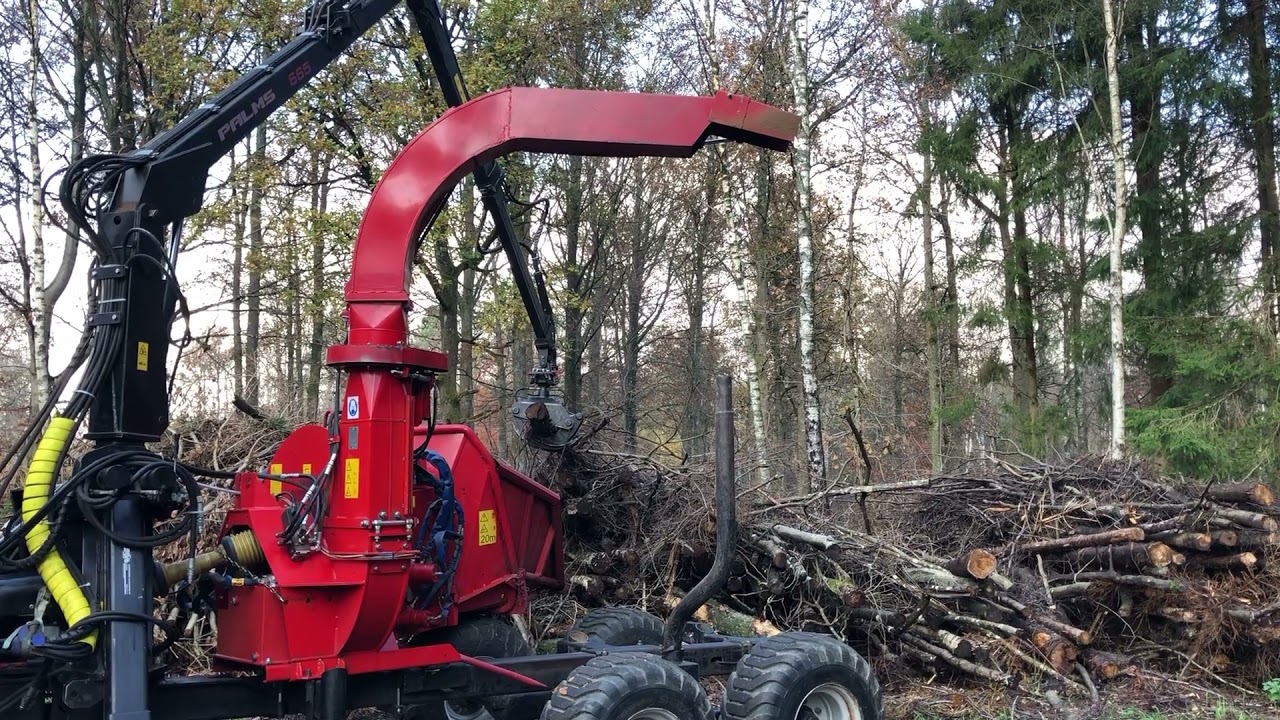 Köp Skogsvagn Palmse 665 och Flishugg Farmi Forest Chipper CH260 på Klaravik