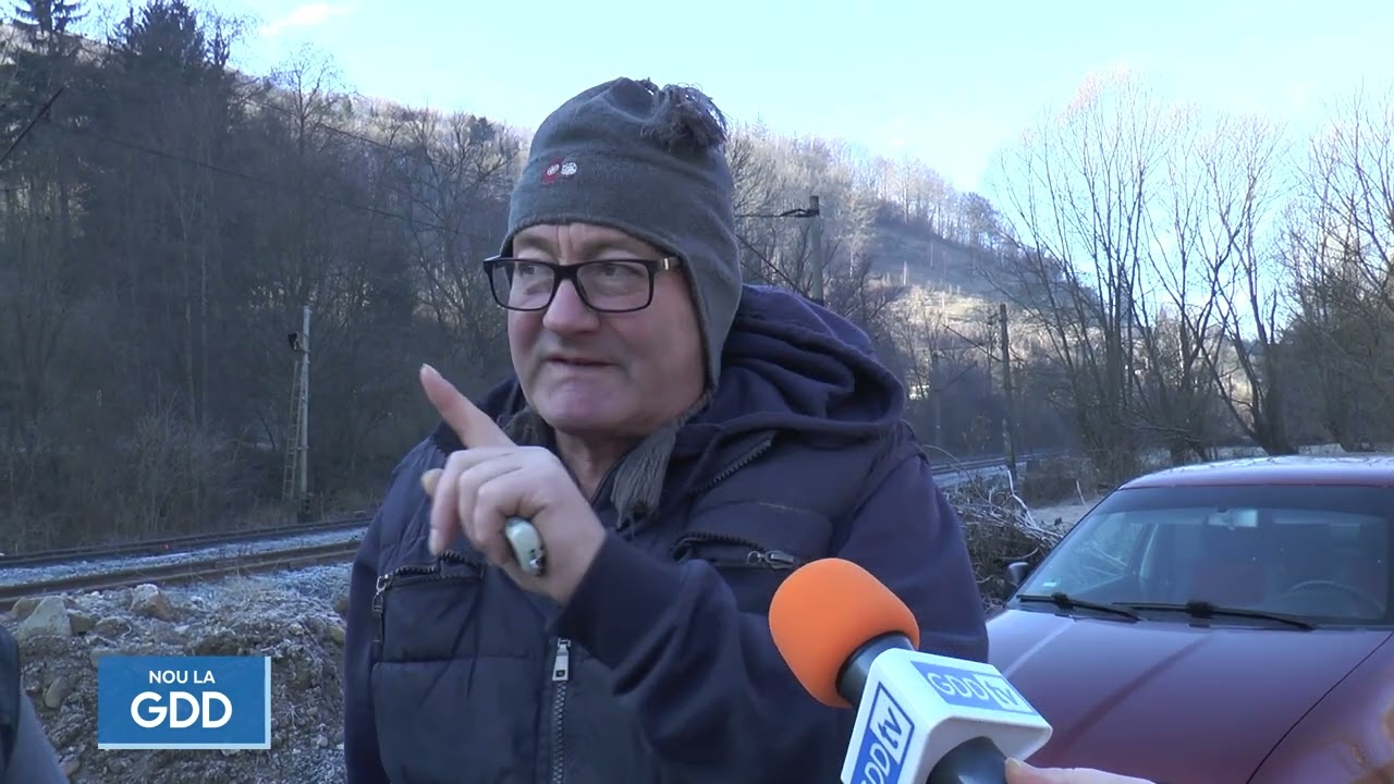 Pasaj desființat, oameni obligați să ocolească