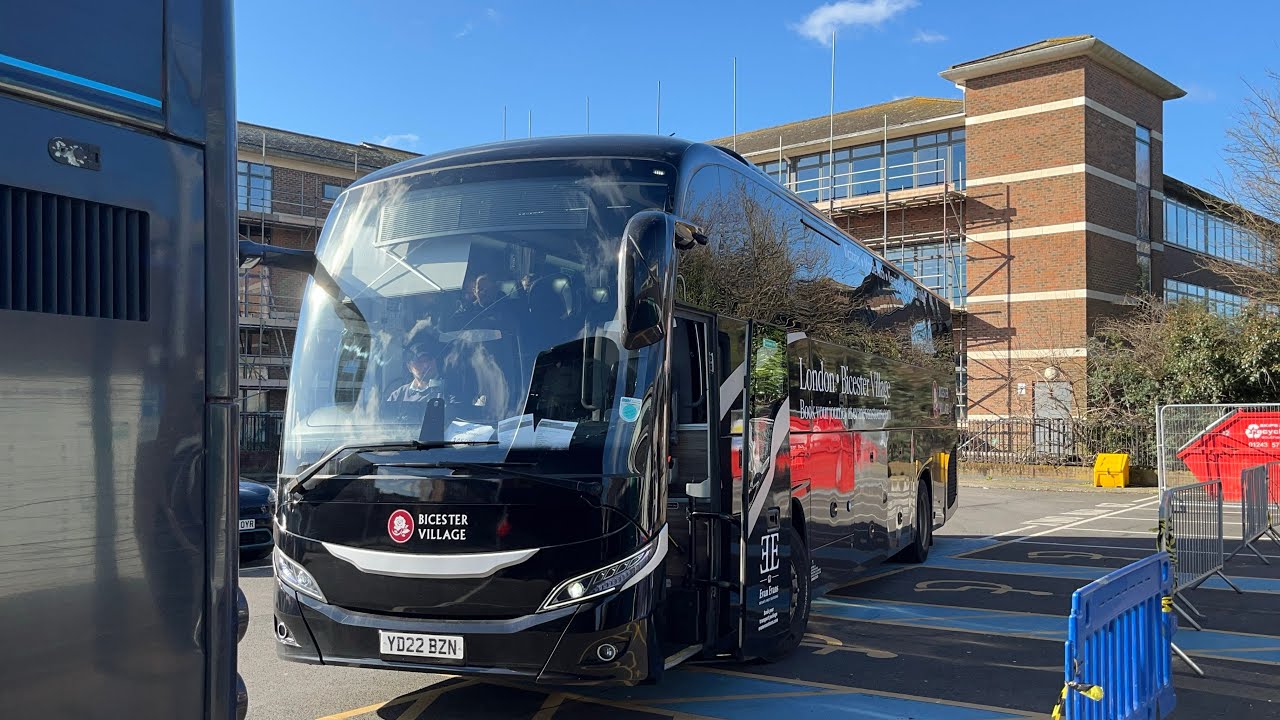 Mid Yutong | Bicester Village | YD22 BZN | Rail Replacement
