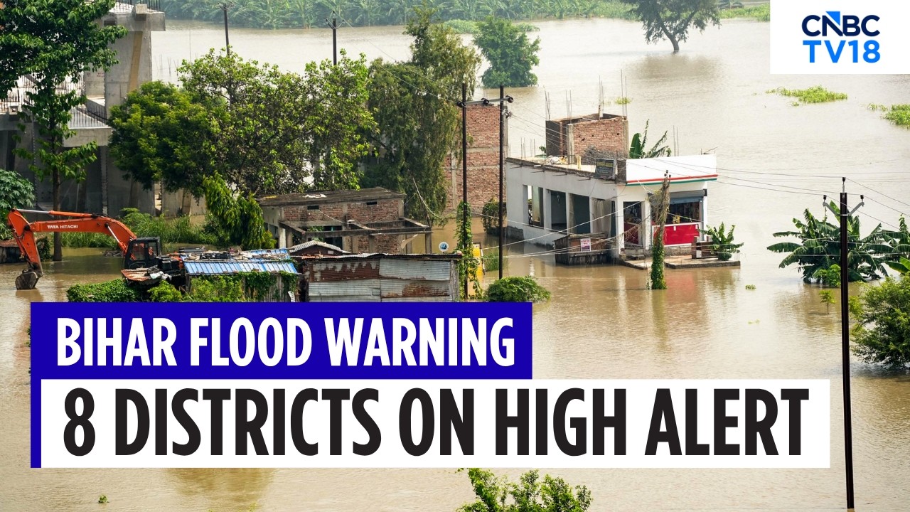 Bihar Flood Alert: Ganga Rises Rapidly, 8 Districts on High Alert | Patna Faces Flood Threat | N18V