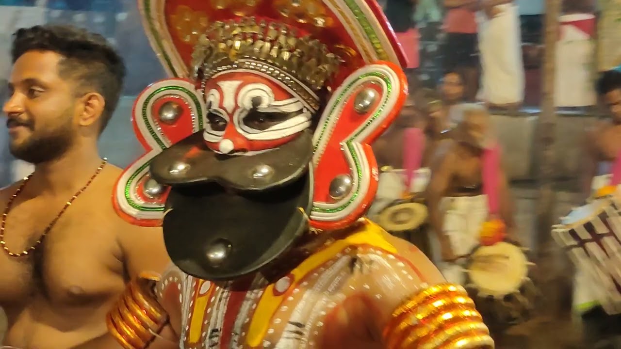 Kulavan Thira. Sree Mangaloli Kariyathan Kave Pokkunnu Kozhikode