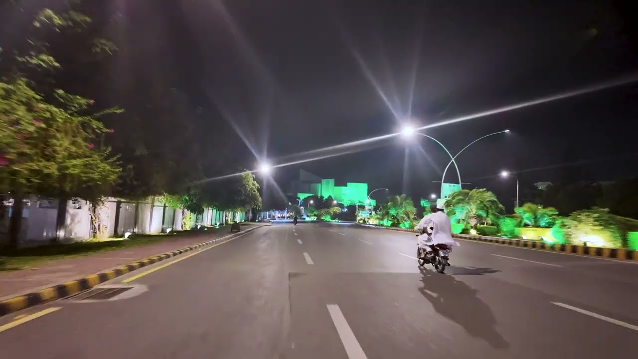 Discovering the Red Zone: A Walking Tour of Islamabad