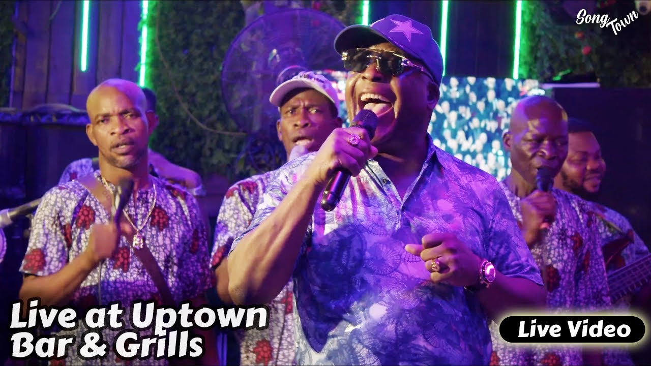 Sir Shina Peter's Classic Performance At Uptown Bar Ikeja 1