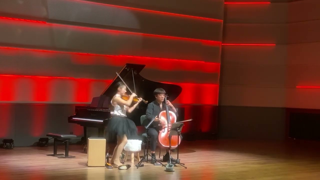Irina Pak und Solme Hong, Paganini, Teufelsgeigerin, im ZKO Haus am 2. November 2024 in Z&uuml;rich.