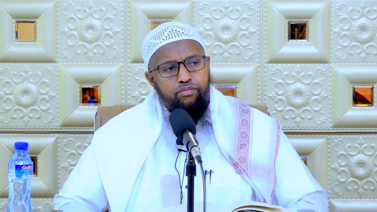 Q 1aad Tarbiyada caruurta iyo duufaanka aaladaha internetka || Sheekh Dr Xuseen Faraa'id {حفظه الله}