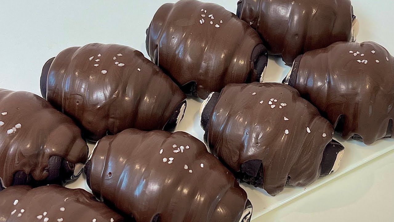 초코 크림부터 초콜릿 코팅까지! 진한 초코 소금빵 만들기 🍫ㅣChocolate Salted Breadㅣ현지타임