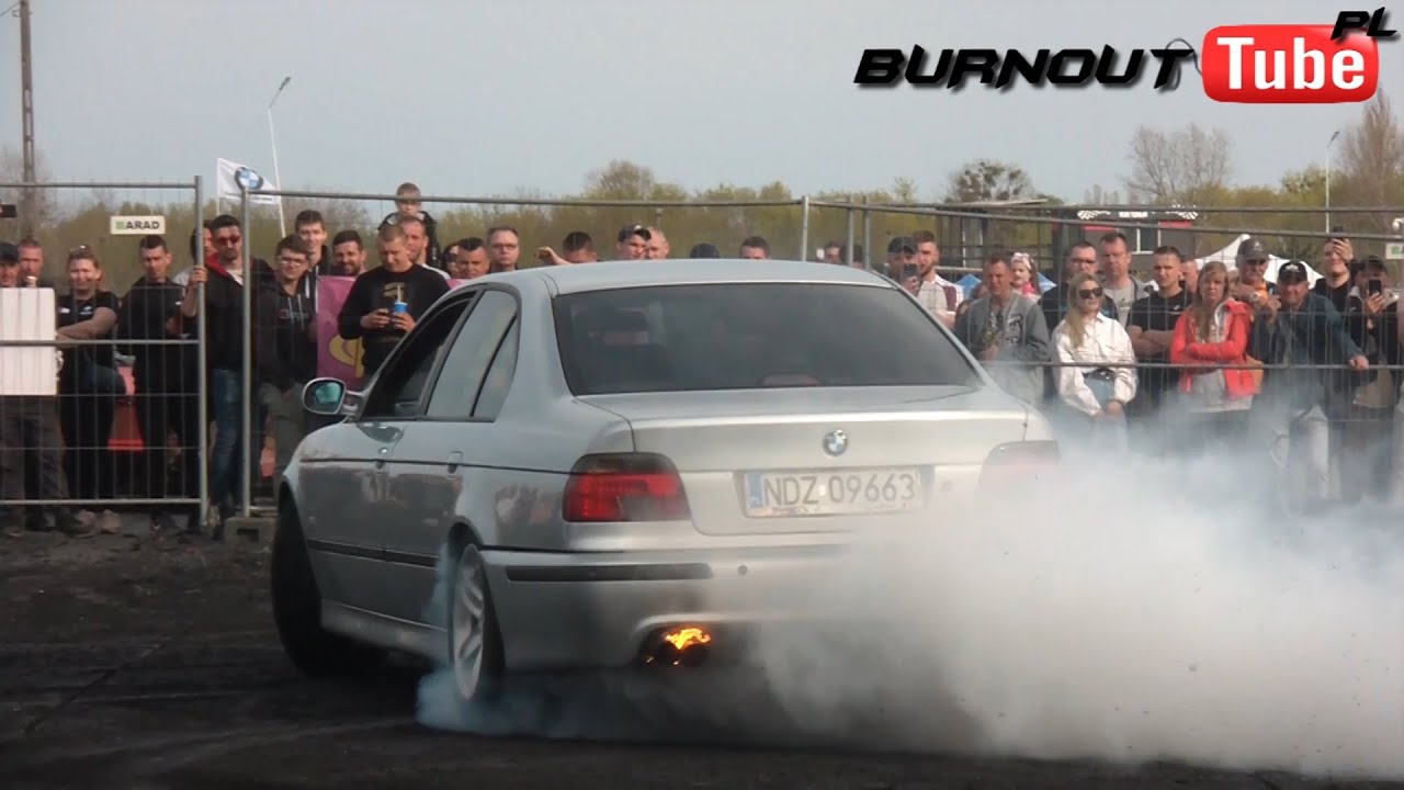 Palenie gumy zakończone małym pożarem - BMW E39 535 V8 -  Majówka z BMW 2022 Toruń