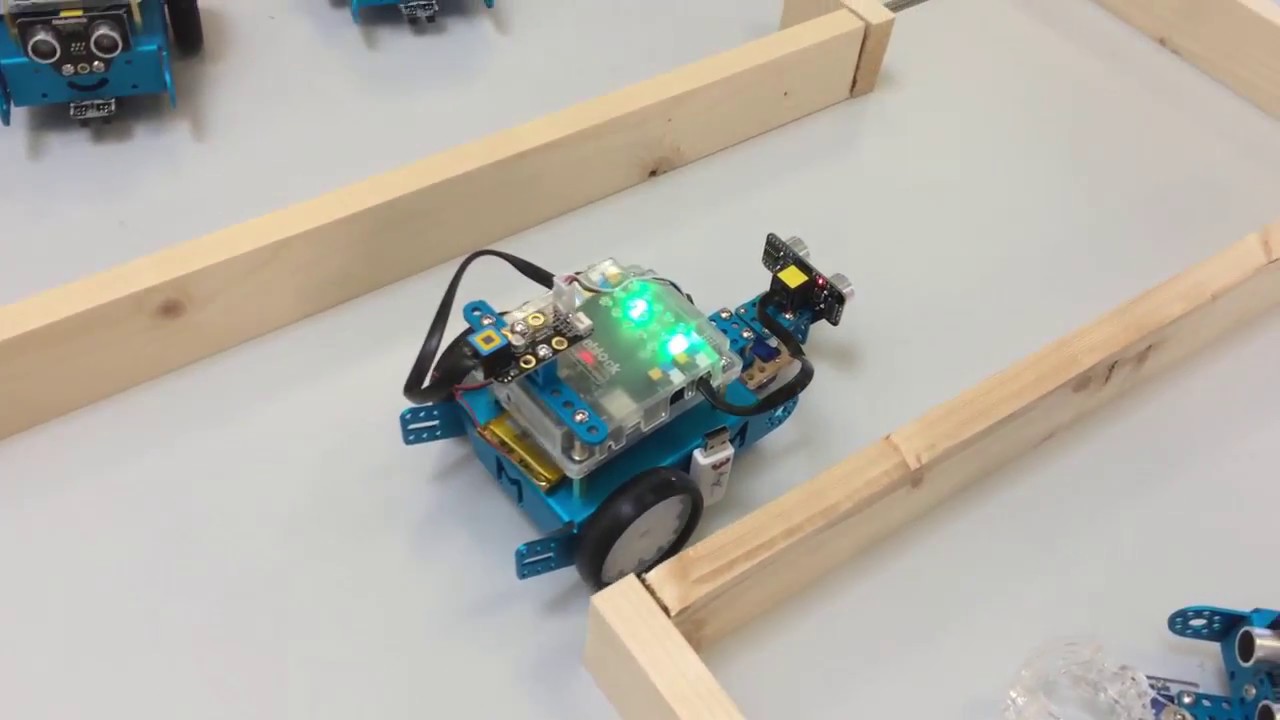mBot labyrinthe et capteur ultrason motorisé en 3ème (maze)