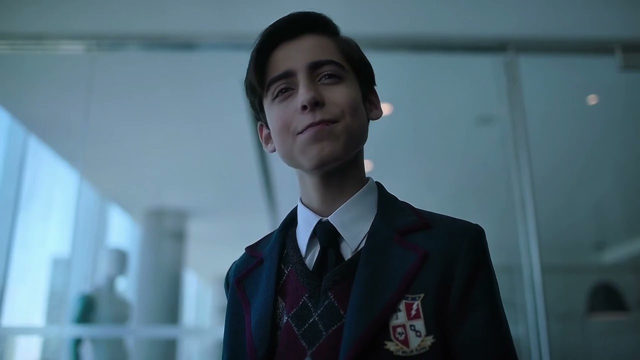 Five Hargreeves (TUA S1) Aidan Gallagher Twixtor