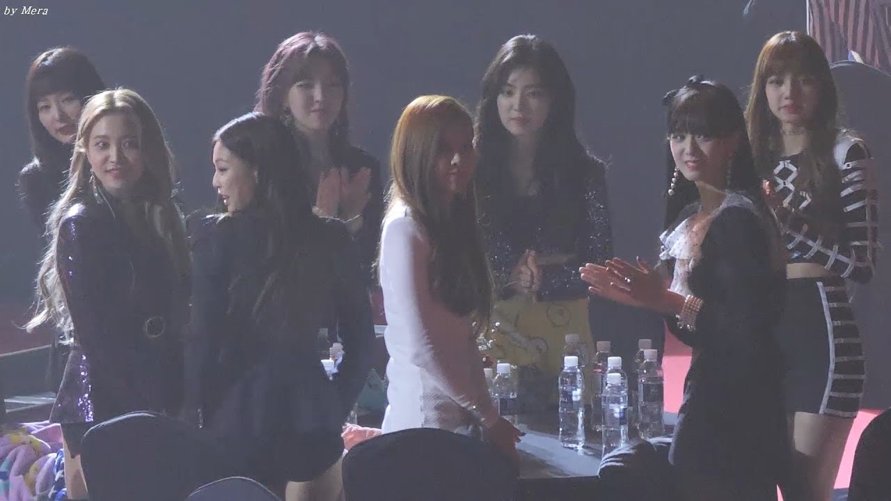 블랙핑크 (BLACKPINK), 레드벨벳 (Red Velvet) 예리 합석제의로 이루어진 친목 Cam