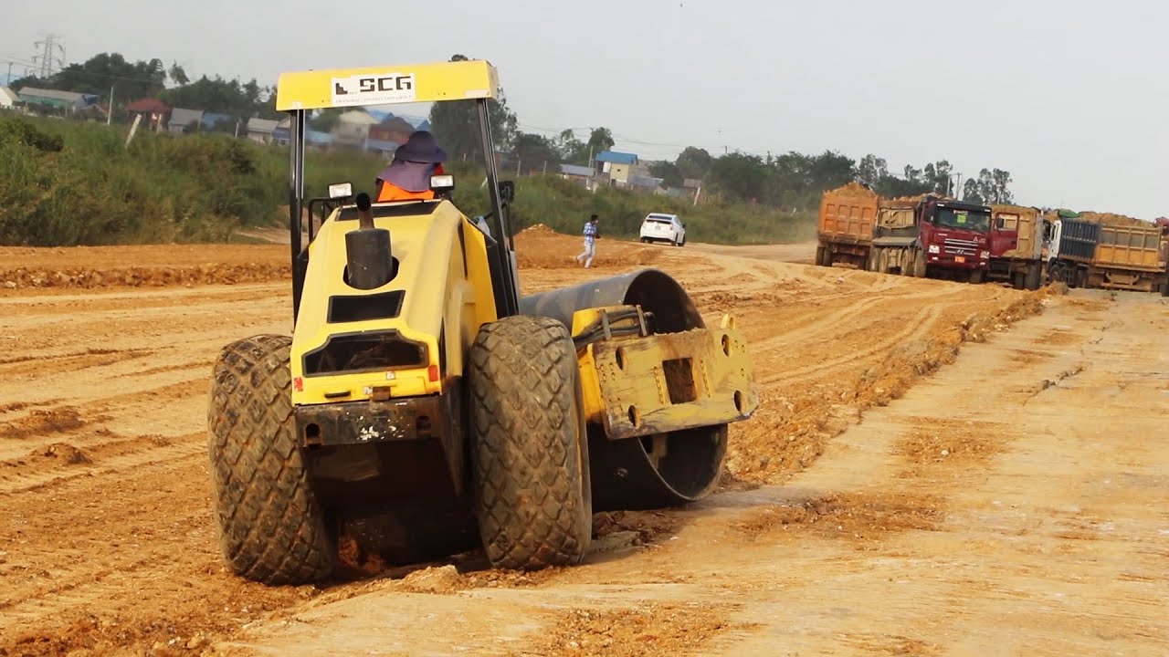 Incredible Skills BOMAG Roller Operator road foundation construction