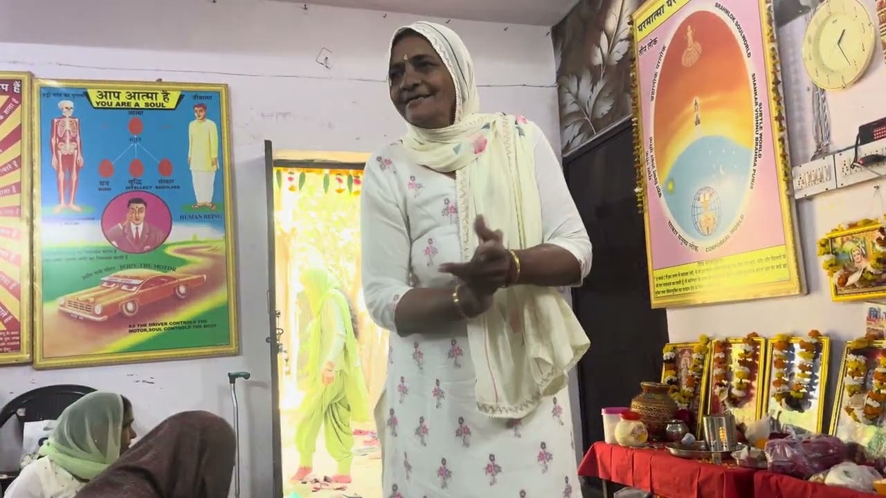 Very nice bhajan and good dance 
