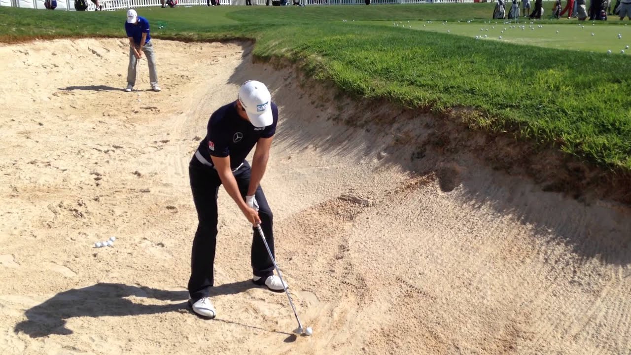 Golf Training Bunker: Moritz Lampert zeigt den Bunkerschlag