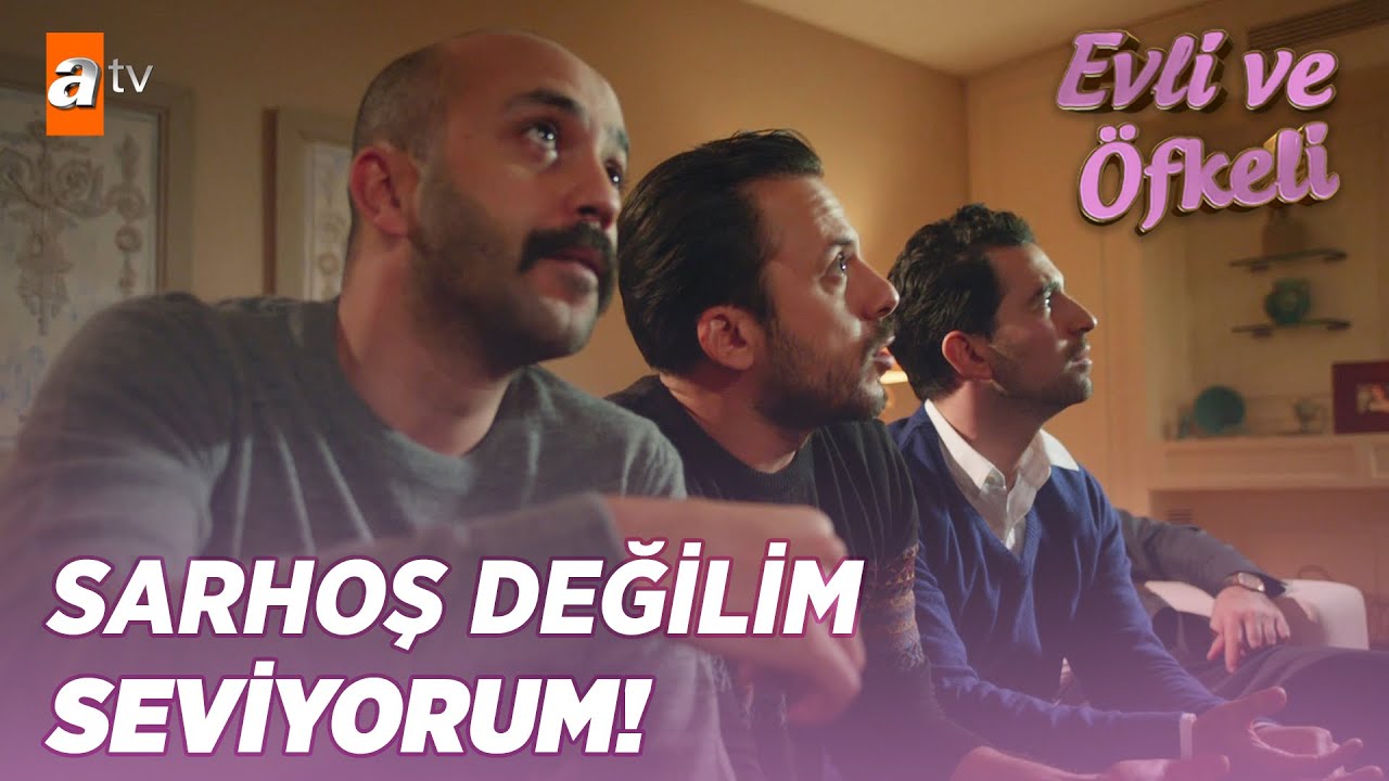 Erkekler, kızların kapısına dayanıyor! - Evli ve Öfkeli Sahneler