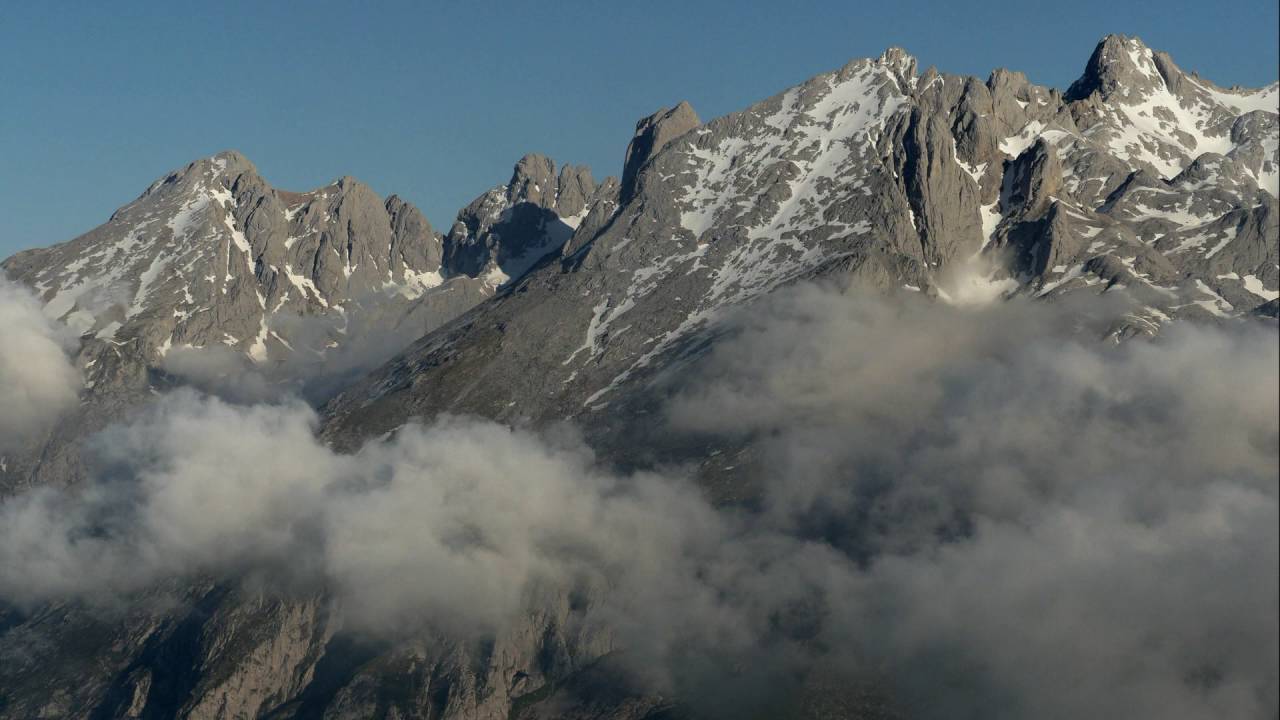 Llerosos, umbral de Picos de Europa