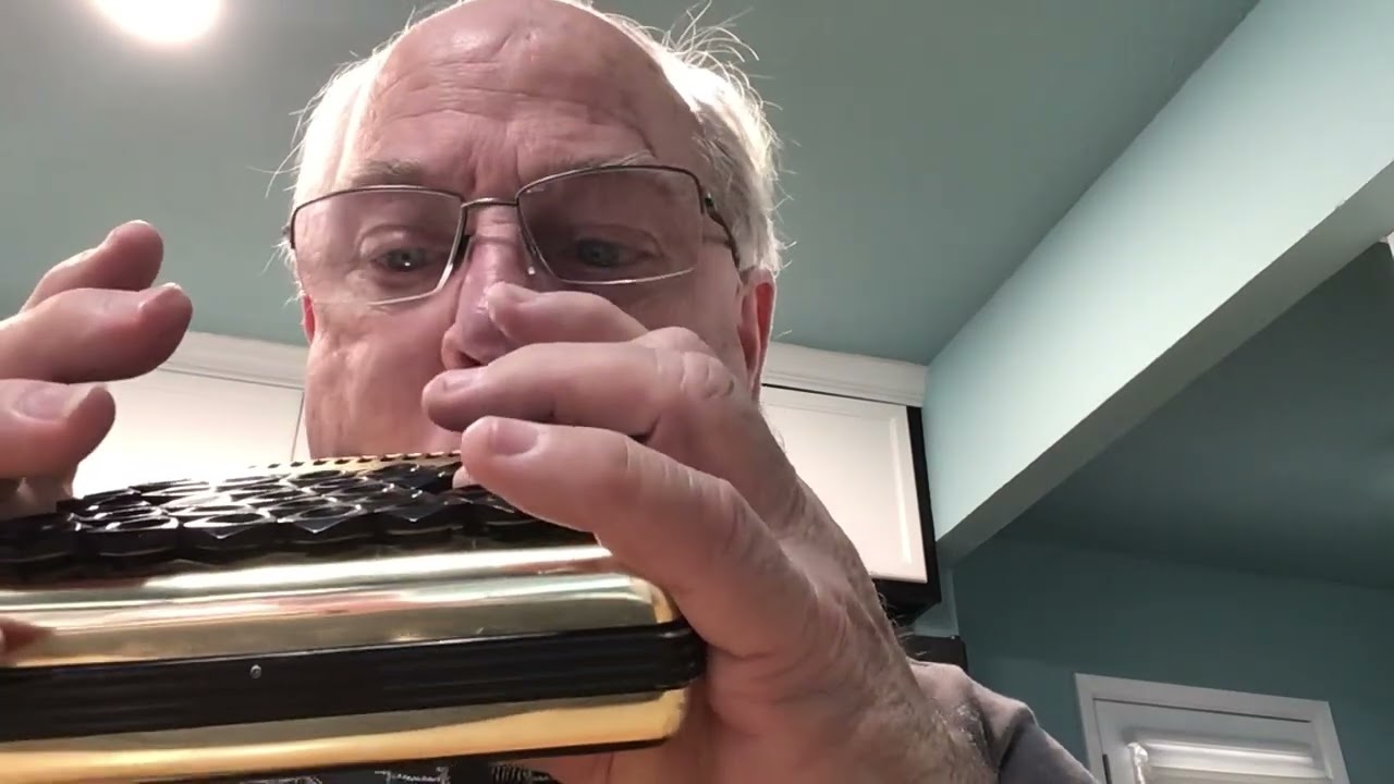 Gary plays Ring of Fire on Harmonetta