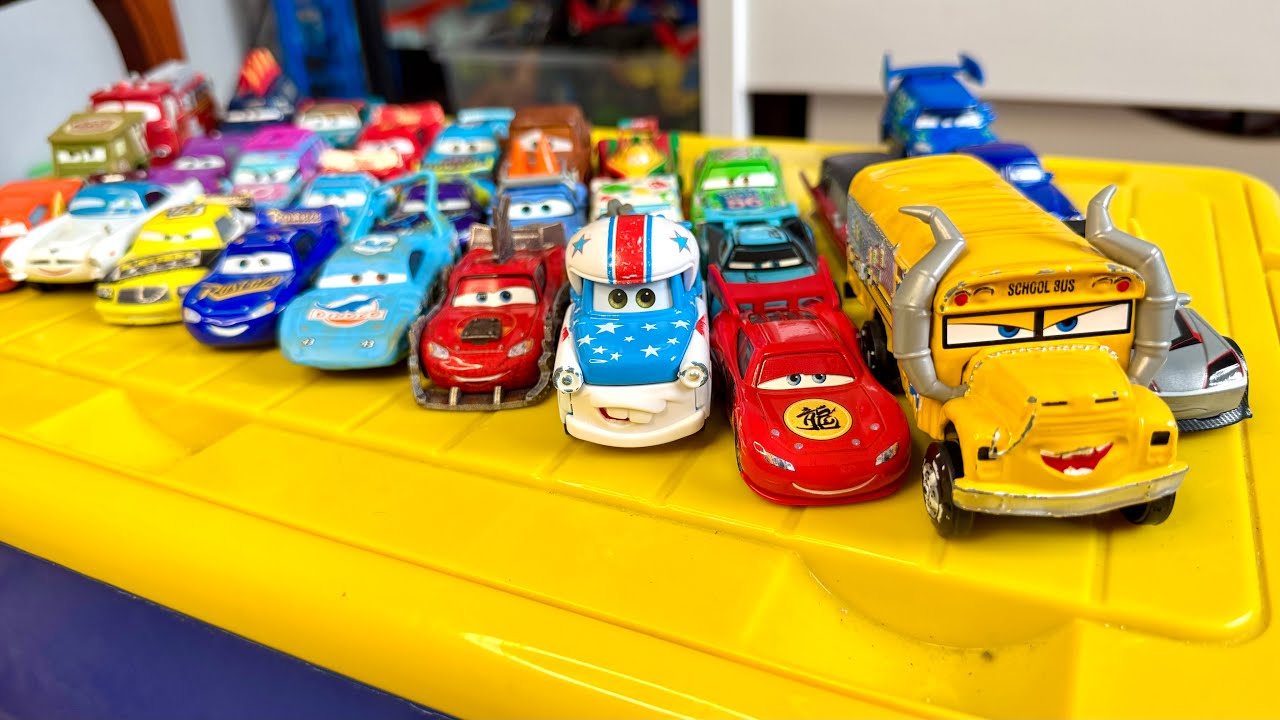 Тест-драйв прыжков машинок Disney Pixar в воду | Молния Маккуин и друзья