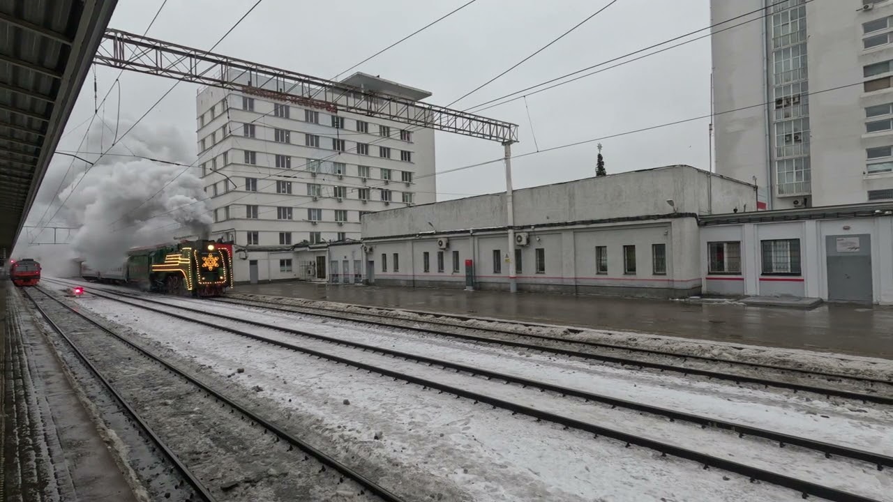 Паровоз П36-0071 с ретропоездом НН-Арзамас. Отправление с Московского вокзала (г. Нижний Новгород)