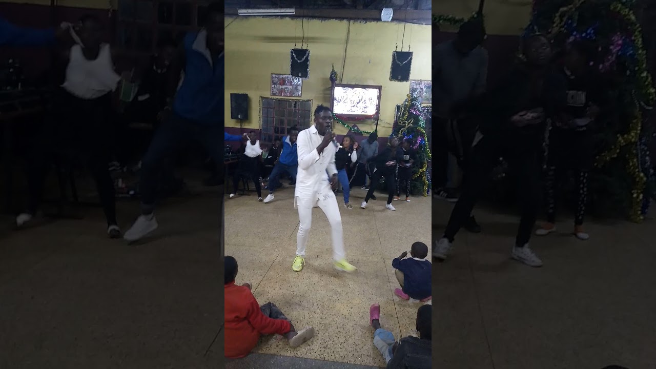 LIVE PERFORMANCE