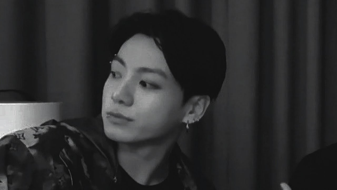 ASMR JUNGKOOK | Você pedindo pra colocar piercing em um lugar inusitado junto com ele