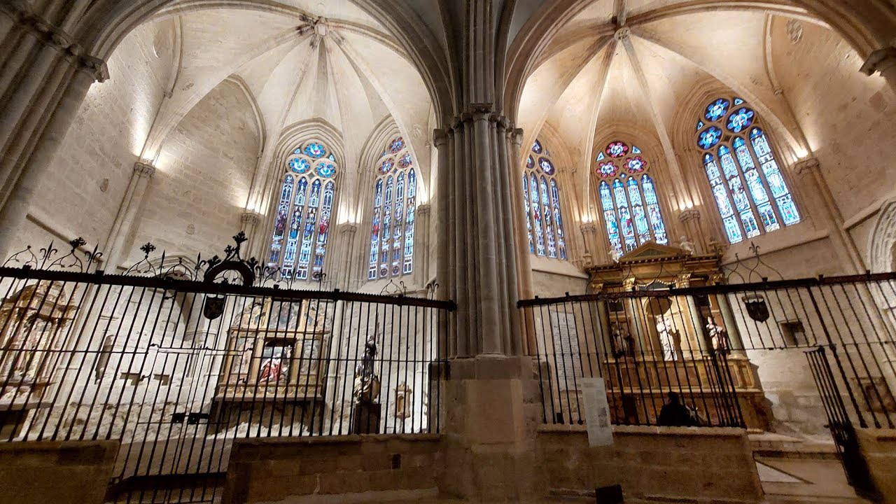 Catedral de Palencia (España). Cabecera: capilla del Sagrario y otras siete de la girola.