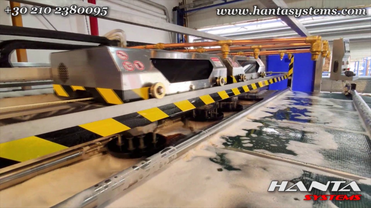 Πλύσιμο χαλιών στο νέο μηχάνημα της Hanta Systems