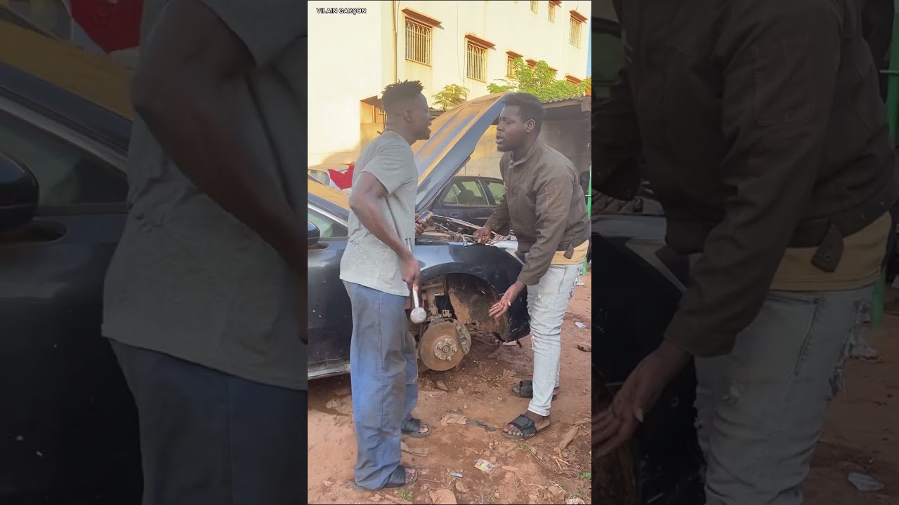 L&rsquo;apprenti drague une vendeuse il faut parler plus fort