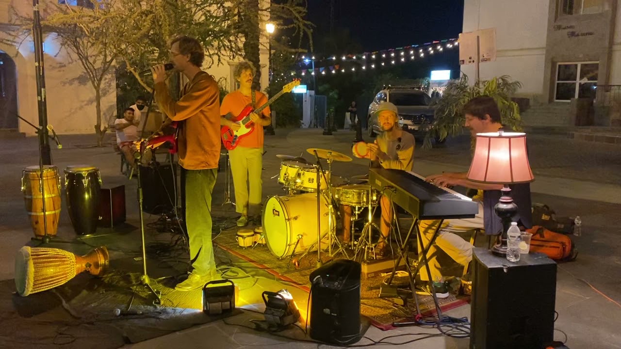 The Whitest Boy Alive - Show me love (Centro San José del Cabo) / Casita Sessions