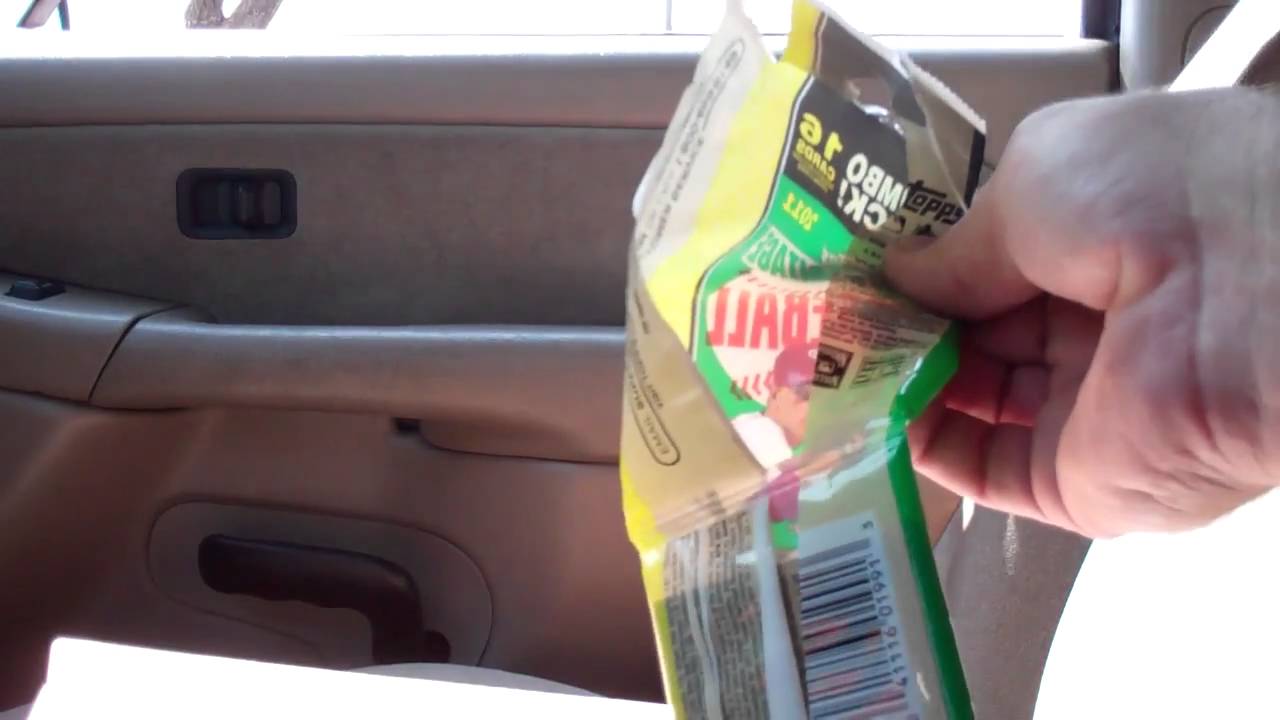 2011 Topps Heritage Target rack pack and single pack rip.MP4