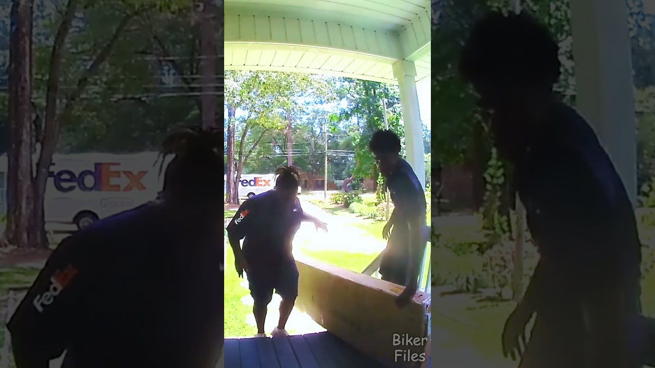 Водитель помог спрятать посылку для домовладельца.
