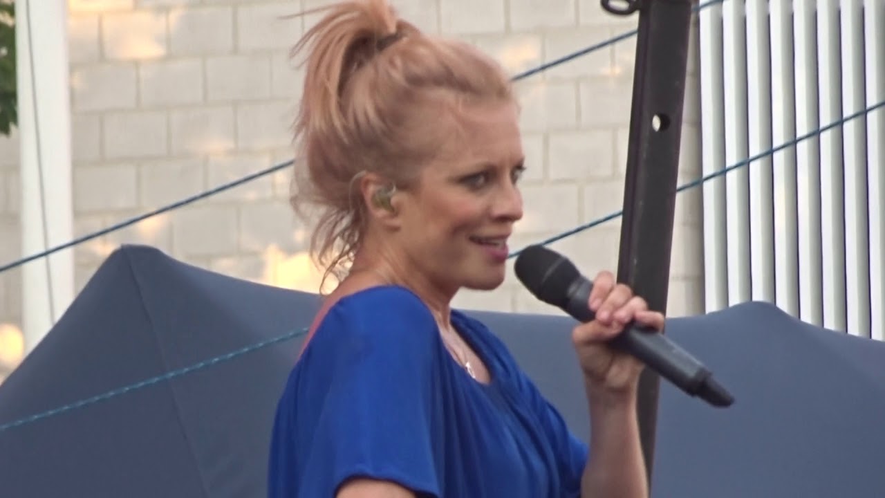 Laura Voutilainen - Mä En Kestä LIVE @ IskelmäKesä 2018, Espoo, Finland 27.7.2018