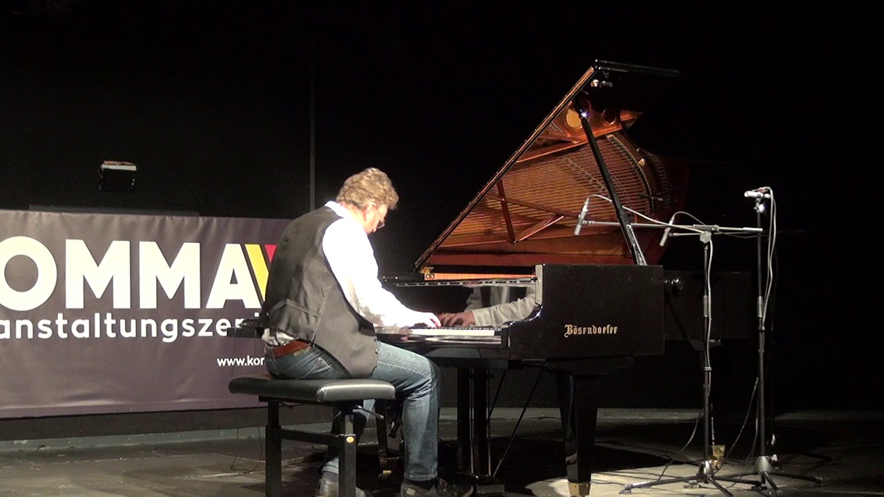 Remembrance (live at Komma)