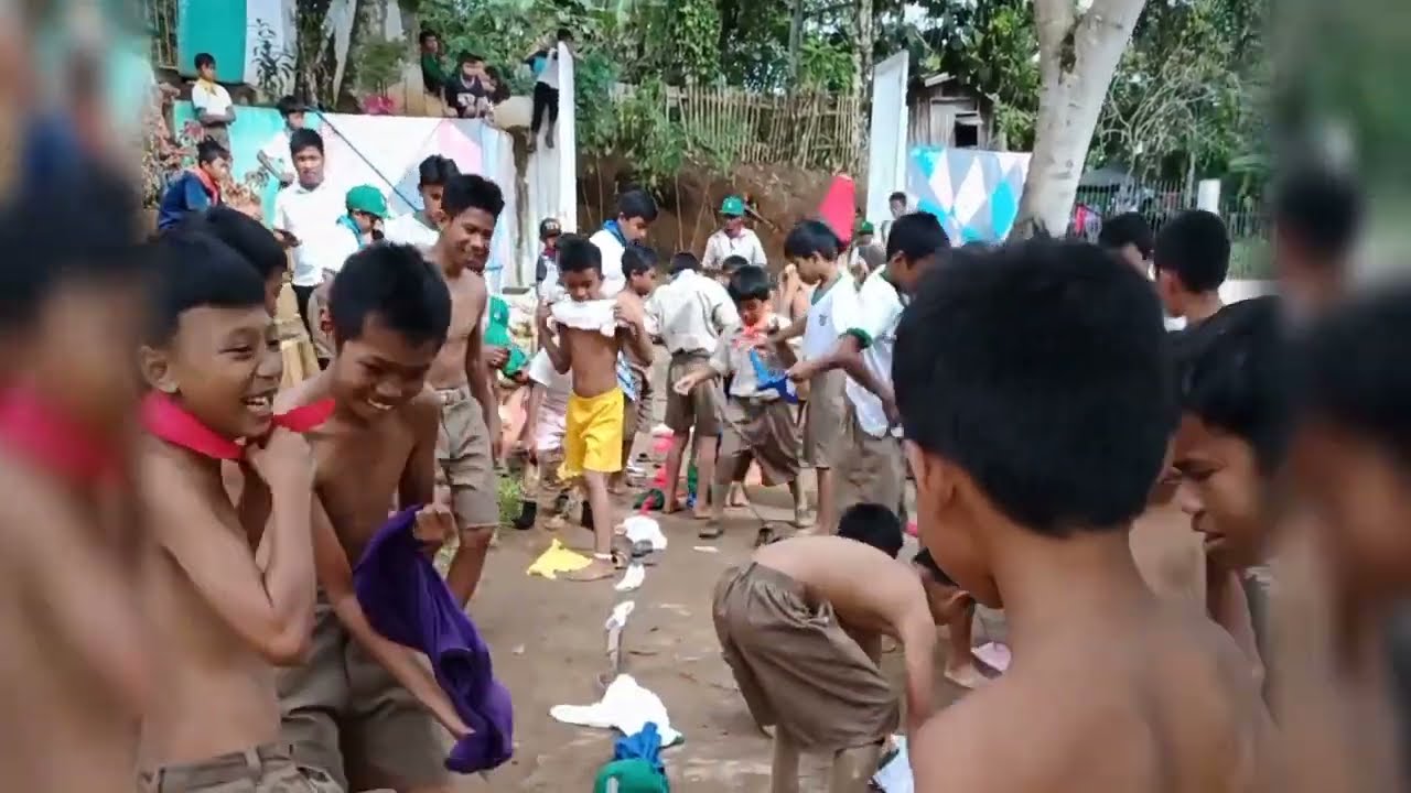 Longest Line Game Boy Scouts Edition