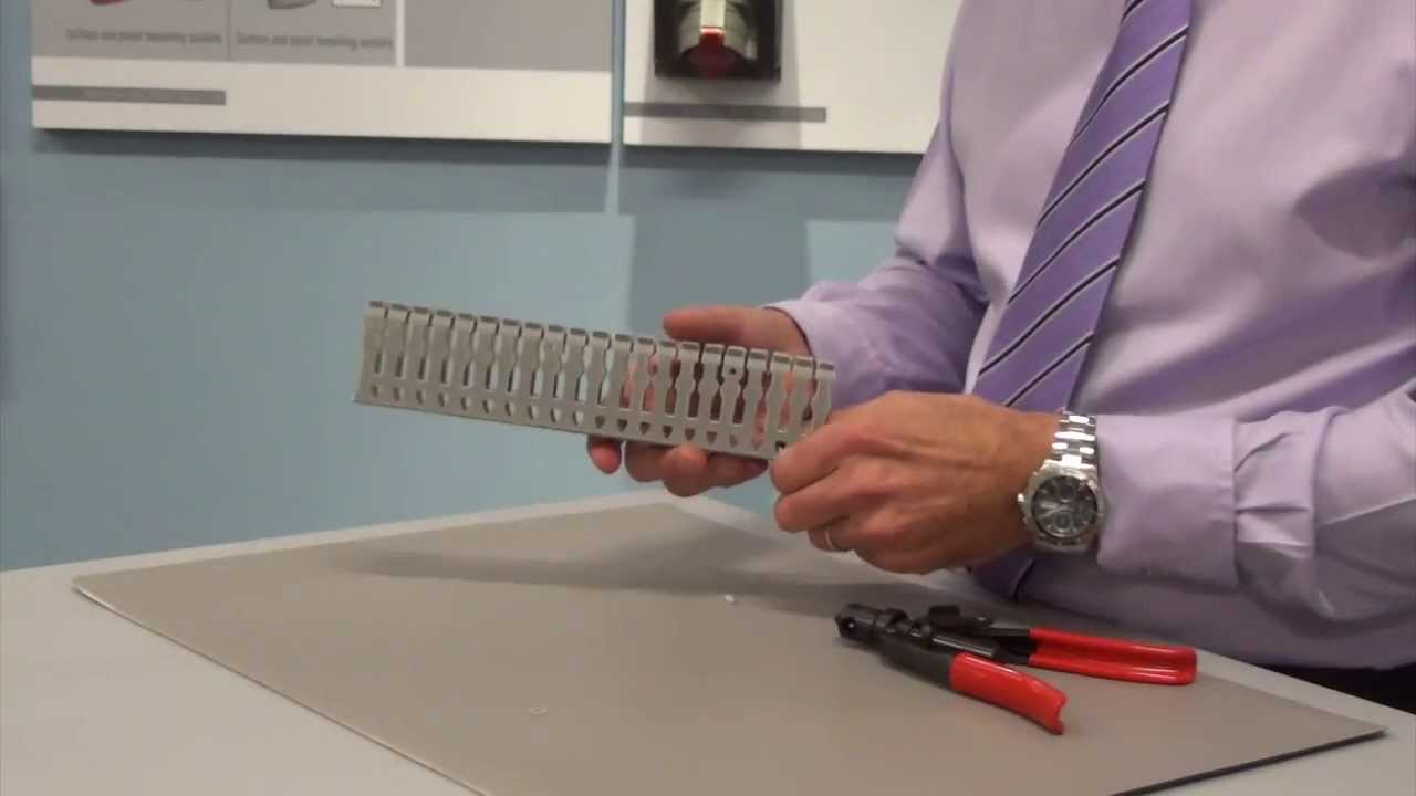 Transcab open slot panel trunking